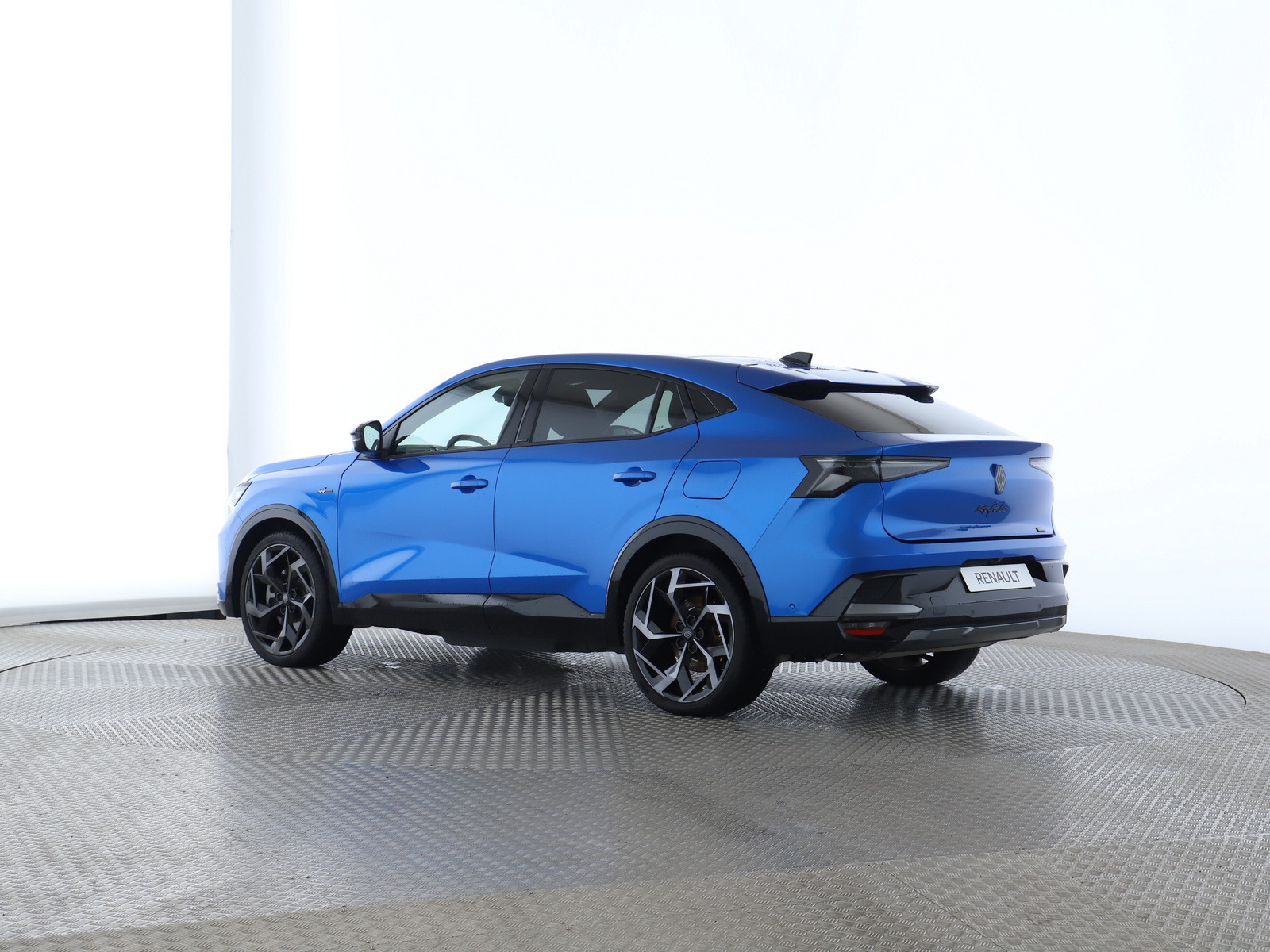 1.2 E-TECH Plug-in Hybrid 300 Atelier Alpin 11